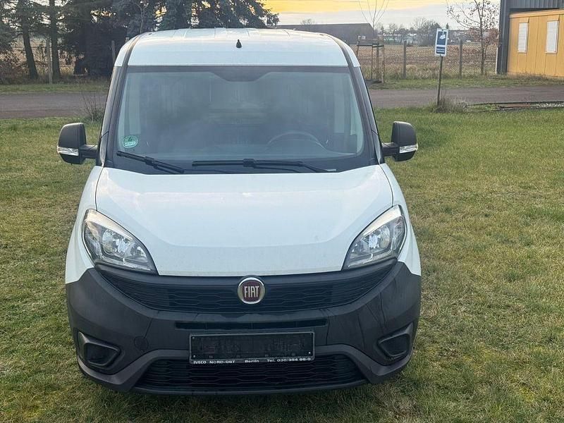 Gebraucht Fiat Doblò 80 PS (58 kW) 2017 Weiß Van / Kleinbus