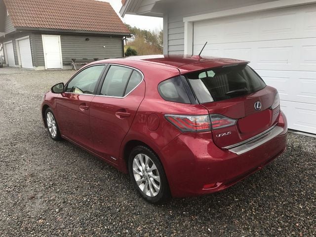 Gebraucht Lexus CT200h Luxury Line 135 PS (99 kW) 2012 Rot metallic Limousine