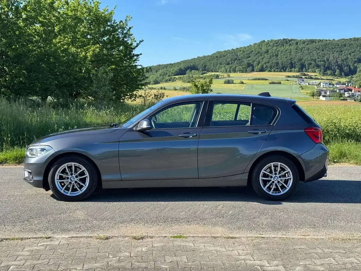 Gebraucht BMW 118 Advantage 136 PS (100 kW) 2018 Mineralgrau Kleinwagen