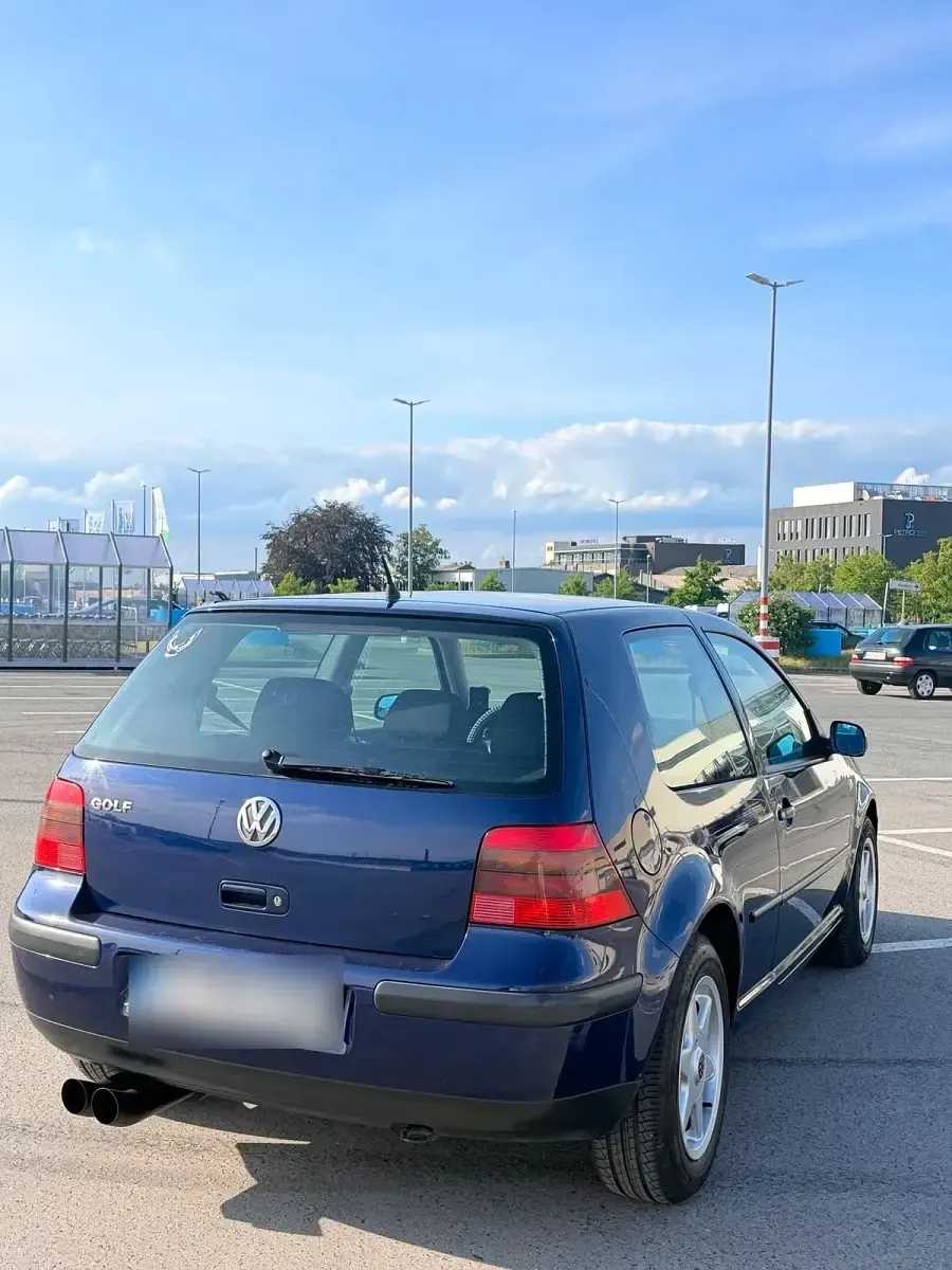 Gebraucht VW Golf IV 75 PS (55 kW) 2000 Blau Kleinwagen