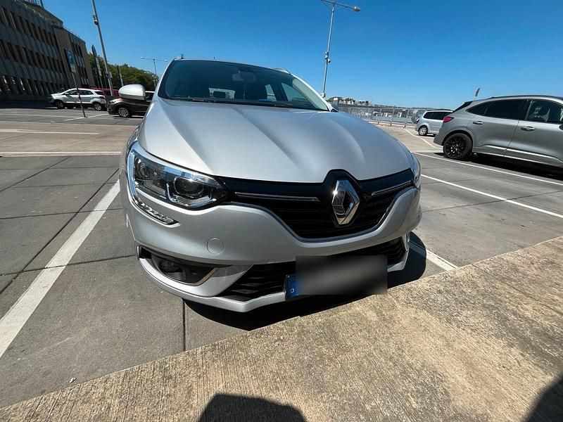 Silber Gebraucht 2016 Renault Mégane GrandTour Kombi | 8.400 € - Bild 1/4