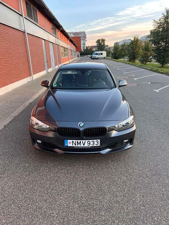 Grau Gebraucht 2012 BMW 335 M Sport Limousine | 12.900 € (Superpreis) - Bild 1/4