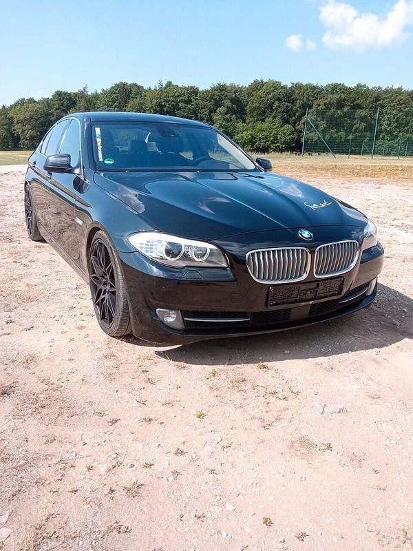 Gebraucht BMW 550 407 PS (299 kW) 2011 Schwarz Limousine