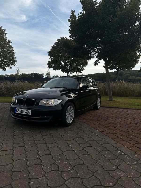 Schwarz Gebraucht 2008 BMW 118 Kleinwagen | 3.500 € (Fairer Preis) - Bild 1/4