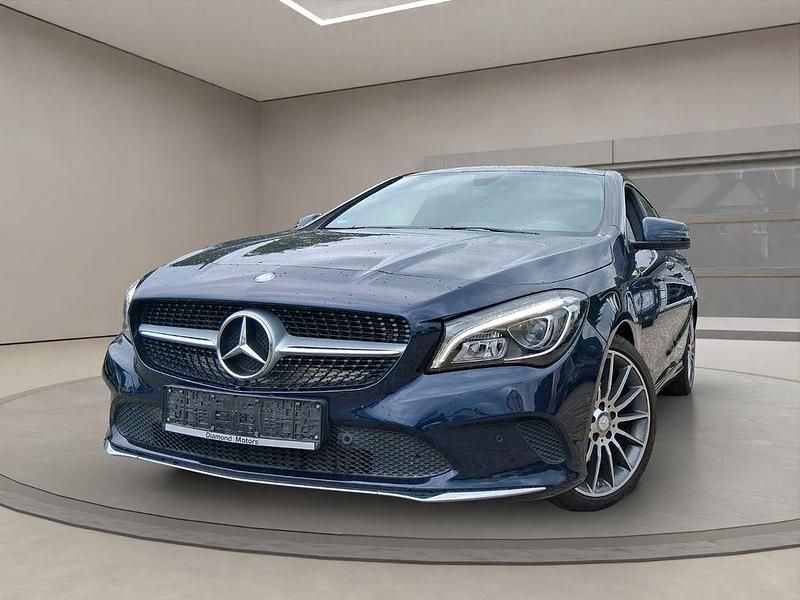 Blau Gebraucht 2017 Mercedes CLA180 Shooting Brake Kombi | 17.393 € (Fairer Preis) - Bild 1/4