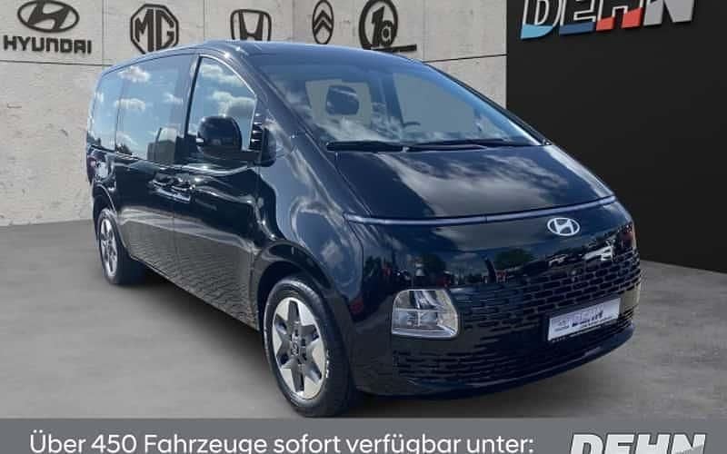 Schwarz Neu 2025 Hyundai Staria Trend Van | 47.975 € (Guter Preis) - Bild 1/4