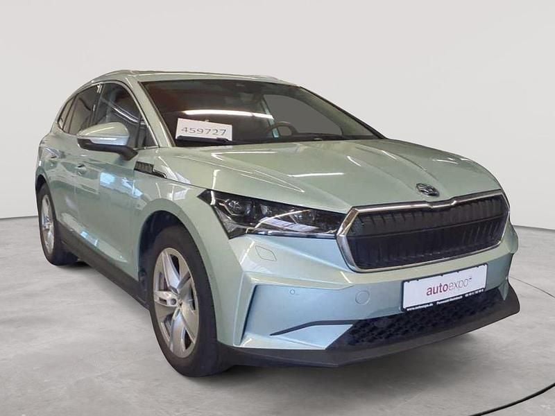 Arcticsilber metallic Gebraucht 2022 Skoda Enyaq iV SUV | 23.790 € (Guter Preis) - Bild 1/4