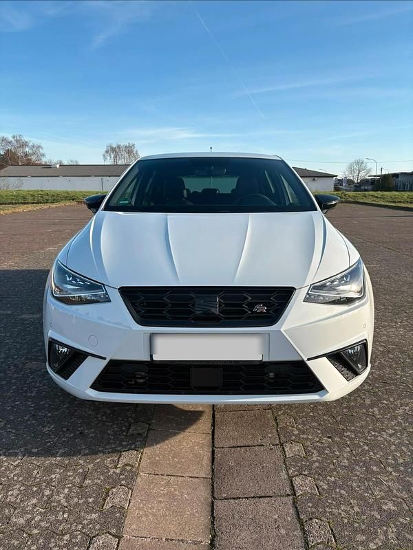 Weiß Gebraucht 2019 Seat Ibiza Black Edition Kleinwagen | 12.900 € (Fairer Preis) - Bild 1/4