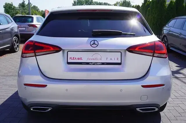 Gebraucht Mercedes A180 136 PS (100 kW) 2021 Silber Limousine