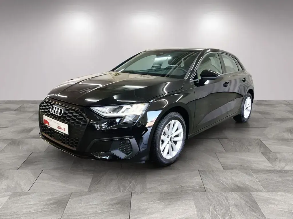 Gebraucht Audi A3 Basis 110 PS (80 kW) 2023 Brillantschwarz Limousine