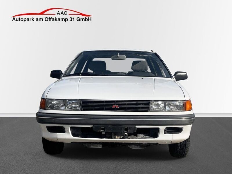 Second-hand Mitsubishi Lancer 90 CP (66 kW) 1992 Alb Berlinǎ