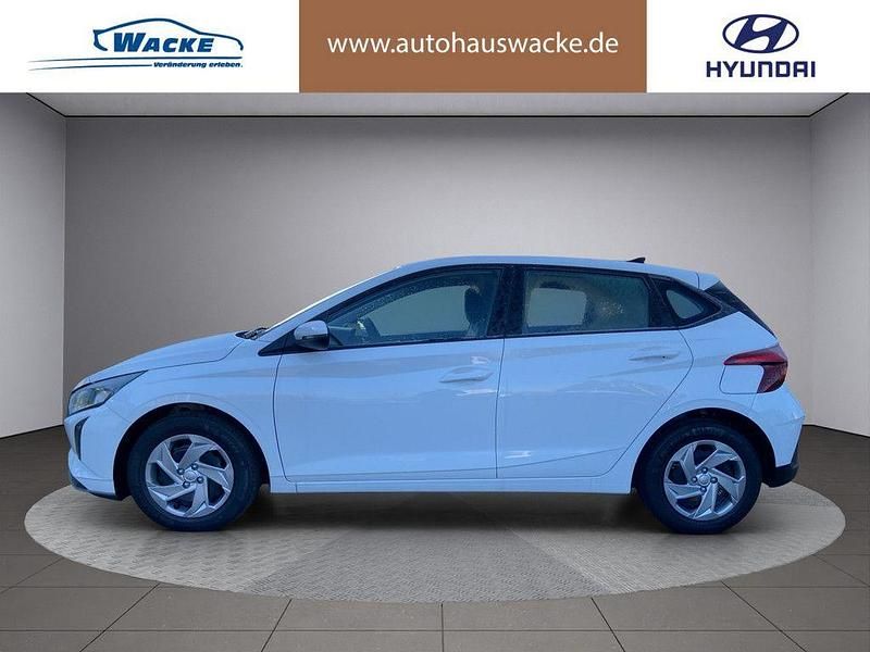 Neu Hyundai i20 Select 79 PS (58 kW) 2025 Farbe: weiss Limousine