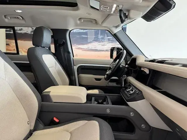 Gebraucht Land Rover Defender SE 249 PS (183 kW) 2023 Weiß SUV