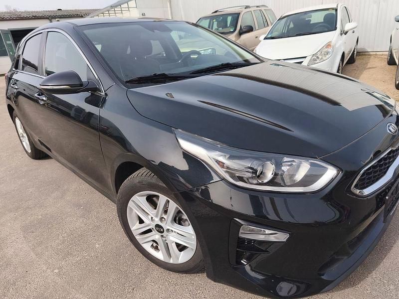 Gebraucht Kia Ceed 140 PS (102 kW) 2019 Schwarz Kleinwagen