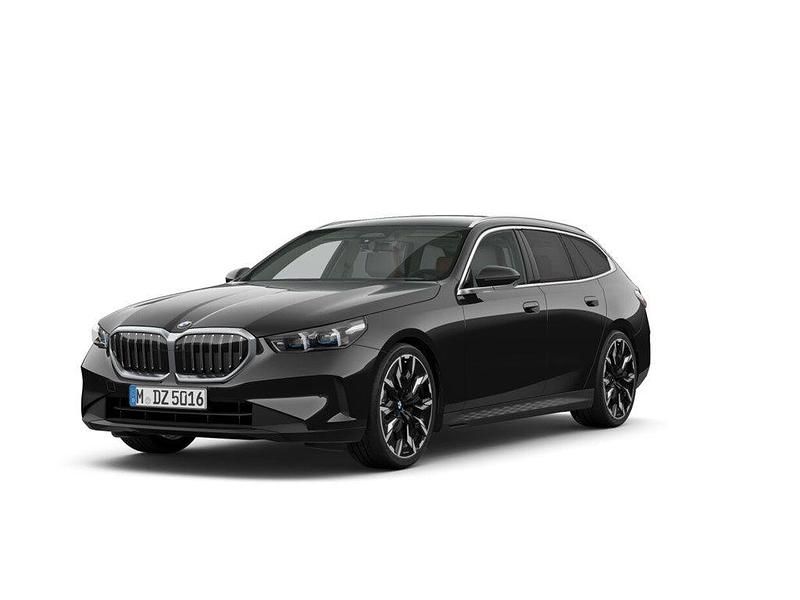 Black sapphire metallic Gebraucht 2025 BMW 540 M Sport Kombi | 77.922 € (Fairer Preis) - Bild 1/4