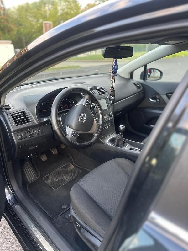 Gebraucht Toyota Avensis 2011 Schwarz Kombi