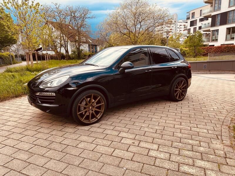 Schwarz Gebraucht 2013 Porsche Cayenne S Chrono SUV | 24.500 € (Guter Preis) - Bild 1/4