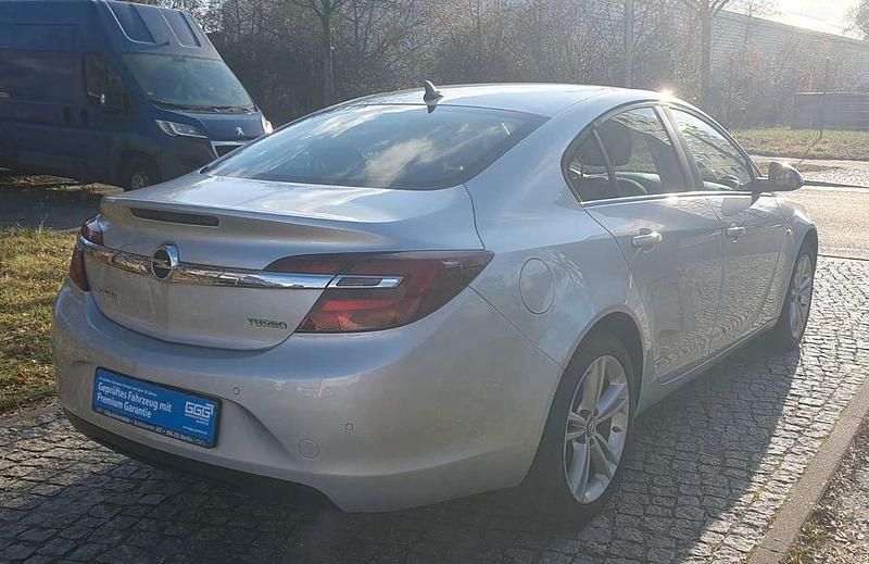 Gebraucht Opel Insignia Edition 170 PS (125 kW) 2015 Silber Limousine