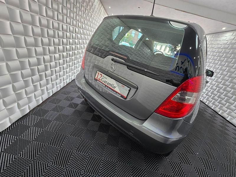 Gebraucht Mercedes A160 95 PS (69 kW) 2011 Grau Limousine