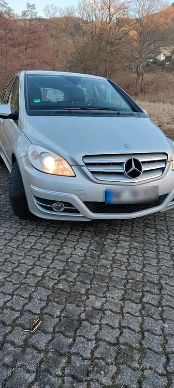 Gebraucht Mercedes B170 115 PS (84 kW) 2008 Silber Van / Kleinbus