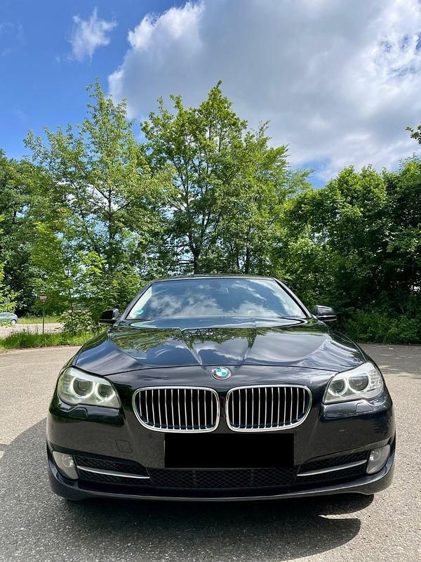 Gebraucht BMW 528 258 PS (189 kW) 2011 Schwarz Limousine