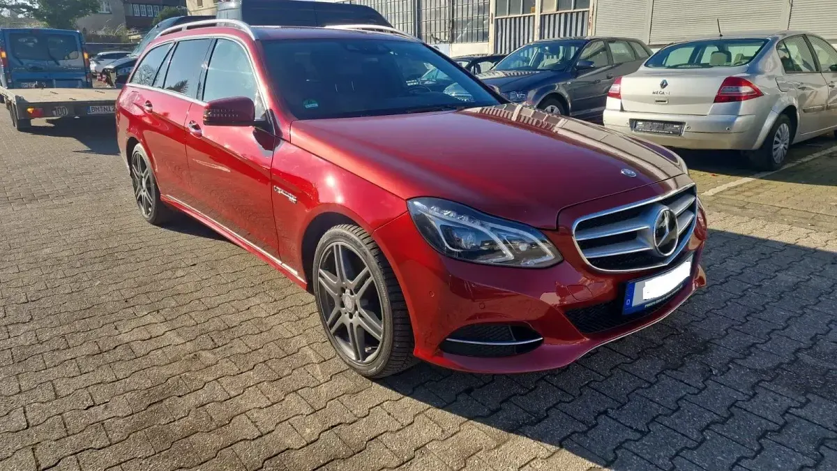 Gebraucht Mercedes E350 252 PS (185 kW) 2013 Rot Kombi