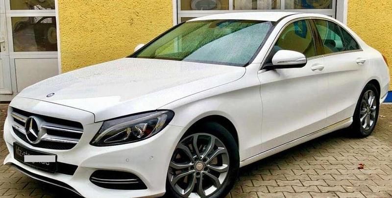 Gebraucht Mercedes C180 156 PS (114 kW) 2015 Weiß Limousine