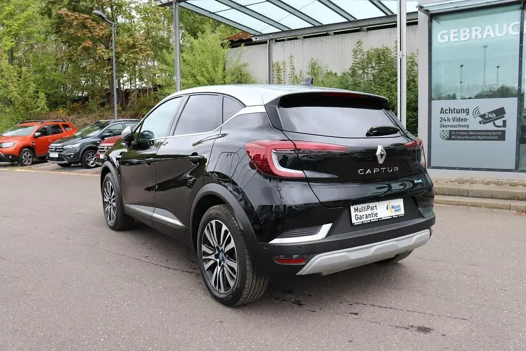 Używany Renault Captur Initiale Paris 91 KM (66 kW) 2022 Czarny SUV