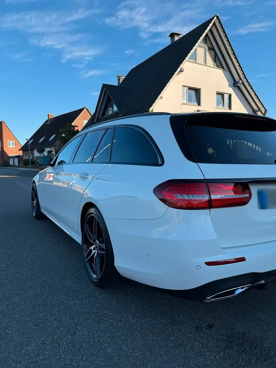 Gebraucht Mercedes E350 AMG 258 PS (189 kW) 2017 Weiß Kombi