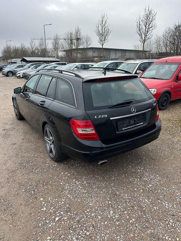 Gebraucht Mercedes C220 170 PS (125 kW) 2011 Schwarz Limousine