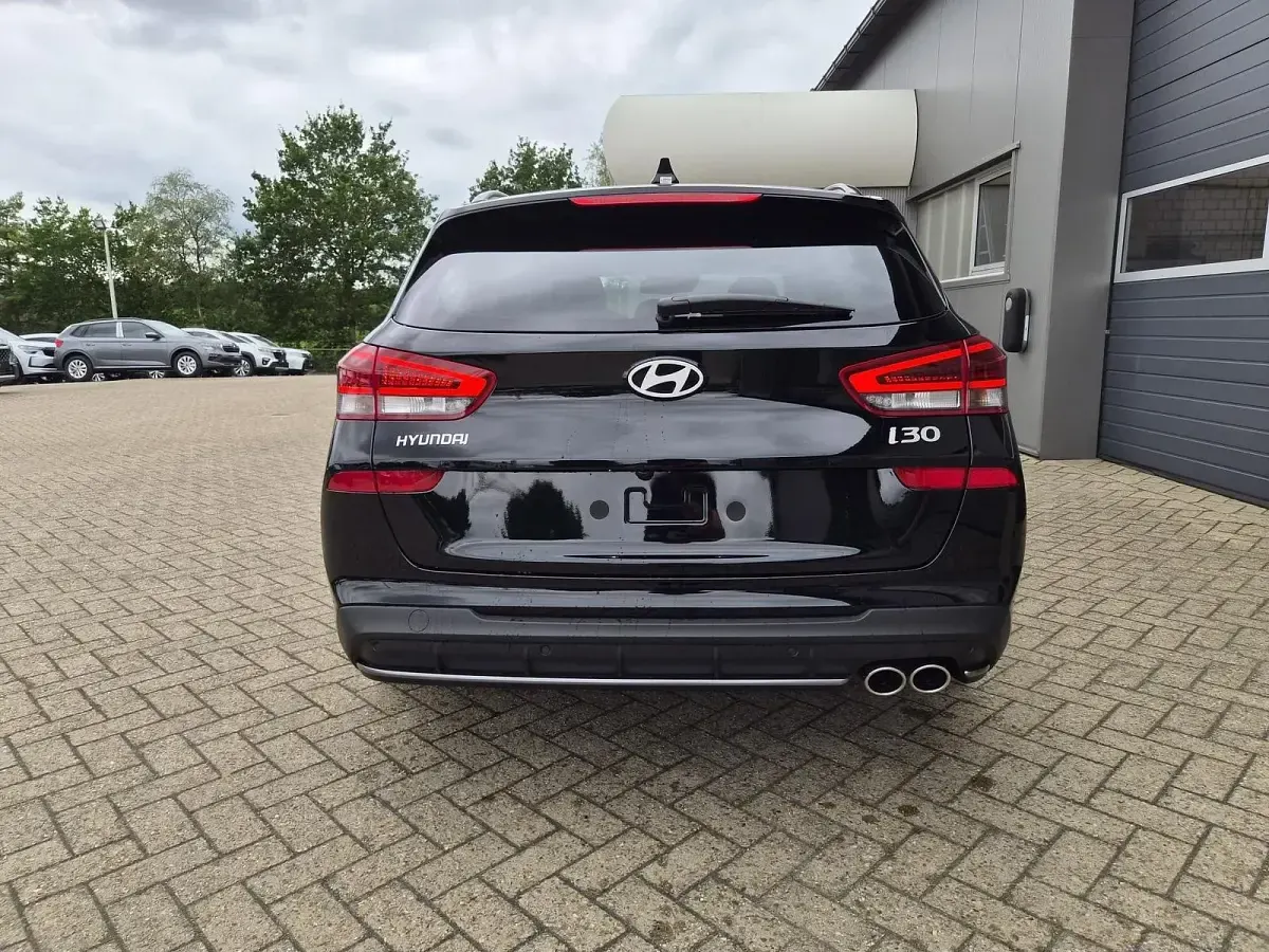Neu Hyundai i30 N Line 150 PS (110 kW) 2026 Abyss black Kombi