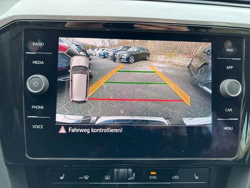 Gebraucht VW Passat GTE 156 PS (114 kW) 2021 Blau Kombi