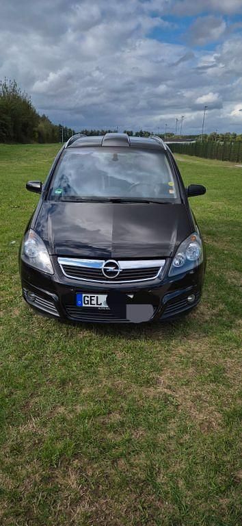 Schwarz Gebraucht 2006 Opel Zafira Van / Kleinbus | 3.799 € (Etwas zu teuer) - Bild 1/4