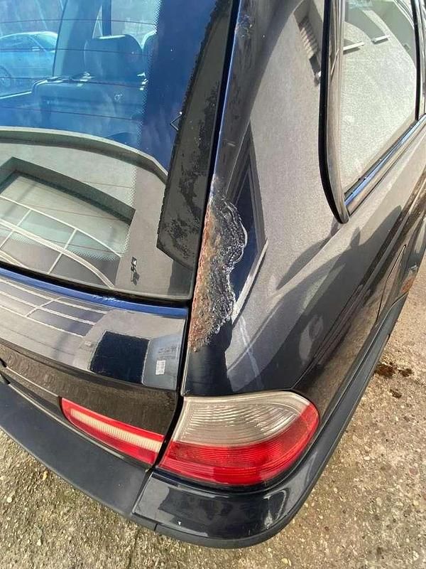 Gebraucht BMW 325 192 PS (141 kW) 2002 Sonderlackierung Kombi