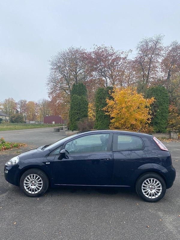 Gebraucht Fiat Punto Pop 69 PS (50 kW) 2014 Blau Kleinwagen