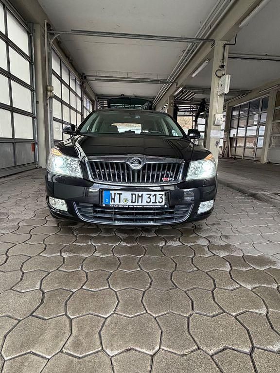 Schwarz Gebraucht 2009 Skoda Octavia LAURIN & KLEMENT Kombi | 6.500 € (Teuer) - Bild 1/4