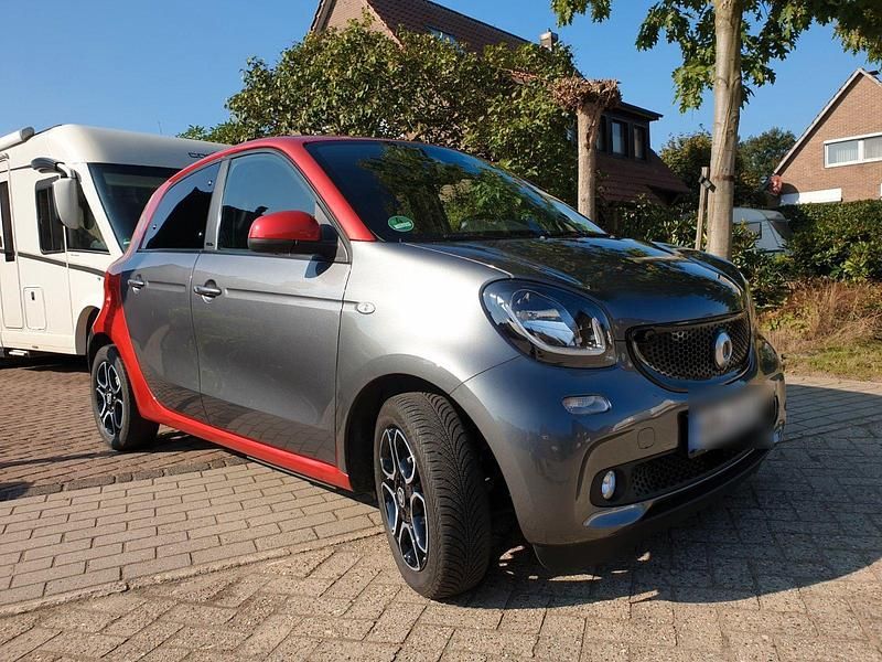 Rot Gebraucht 2017 Smart ForFour Electric Drive Kleinwagen | 7.100 € (Fairer Preis) - Bild 1/4