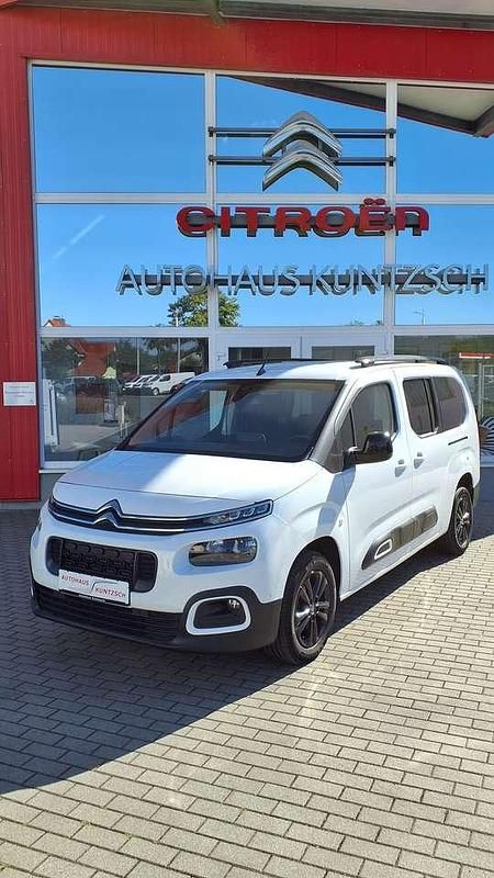 Polarweiss Gebraucht 2021 Citroën Berlingo Feel Van / Kleinbus | 22.850 € (Teuer) - Bild 1/4