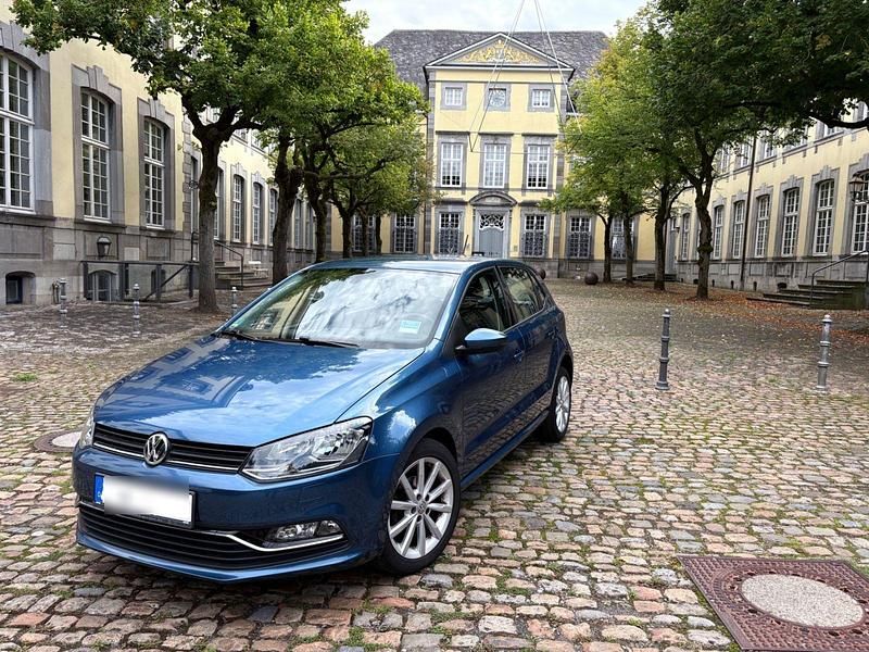 Blau Gebraucht 2017 VW Polo Highline Kleinwagen | 8.700 € (Guter Preis) - Bild 1/4