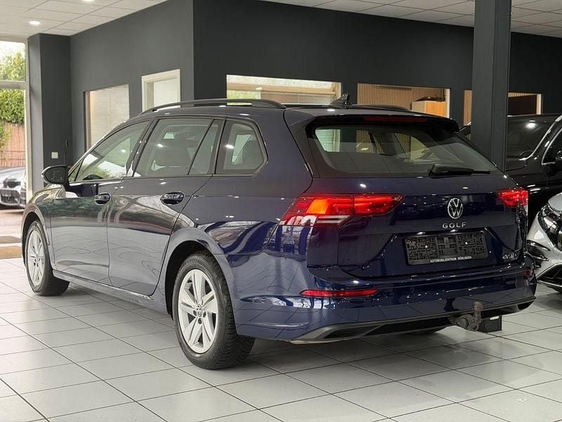 Gebraucht VW Golf VIII Life 150 PS (110 kW) 2023 Blau Kombi