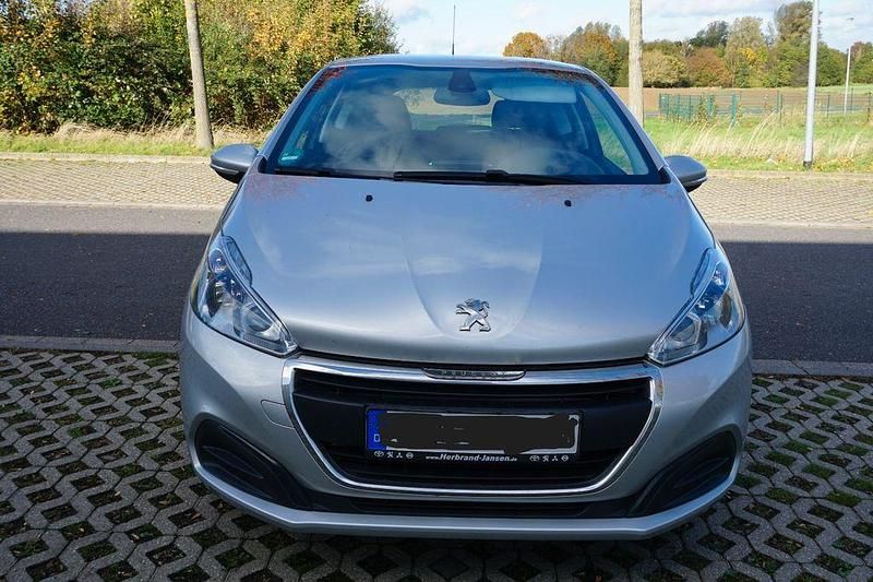Silber Gebraucht 2016 Peugeot 208 Active Kleinwagen | 4.800 € (Guter Preis) - Bild 1/4