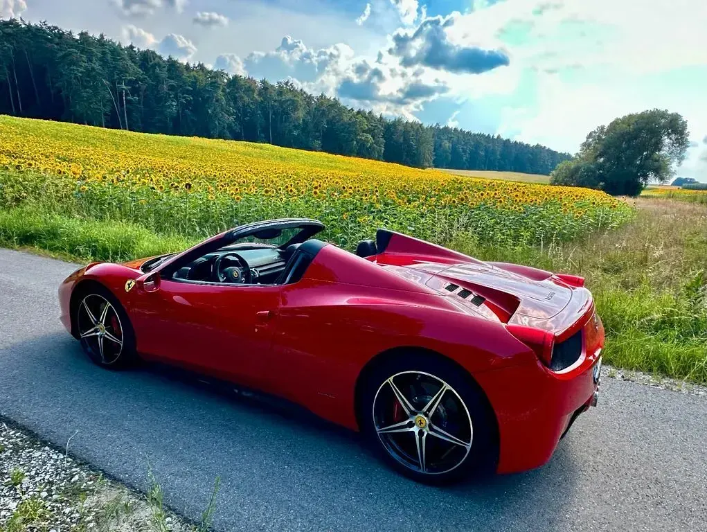 Second-hand Ferrari 458 570 CP (419 kW) 2012 Roșu Cabrio