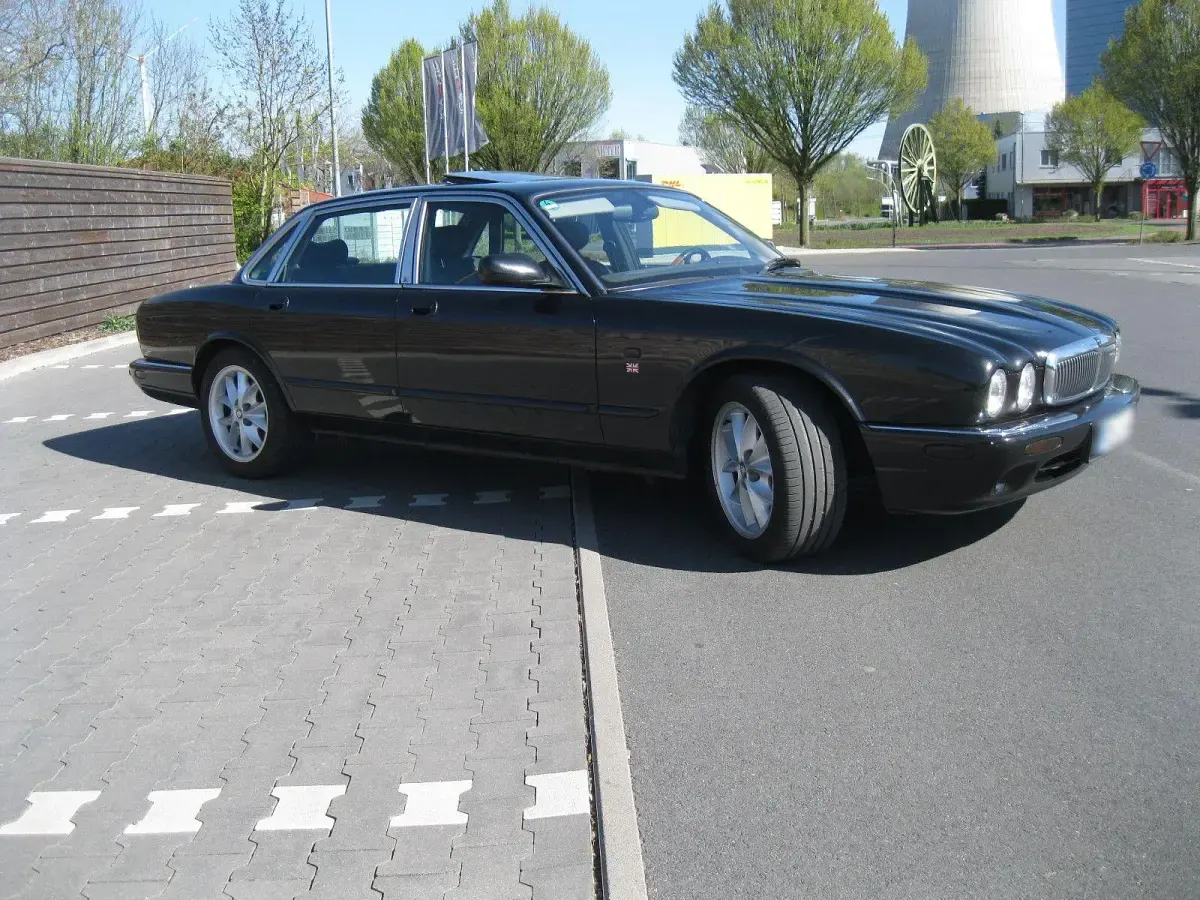 Gebraucht Jaguar XJ8 Sovereign 284 PS (208 kW) 2002 Schwarz Limousine