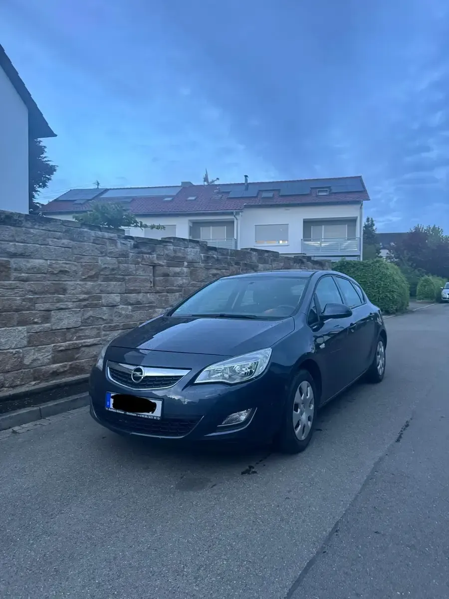 Usata Opel Astra 100 CV (73 kW) 2010 Blu Utilitaria