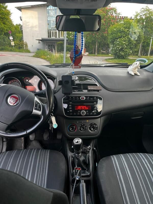 Rot Gebraucht 2011 Fiat Punto Kleinwagen | 2.500 € (Guter Preis) - Bild 1/4