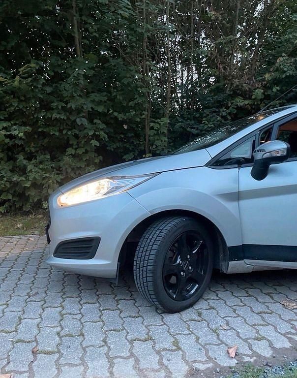 Gebraucht Ford Fiesta SYNC Edition 95 PS (69 kW) 2014 Grau Kleinwagen
