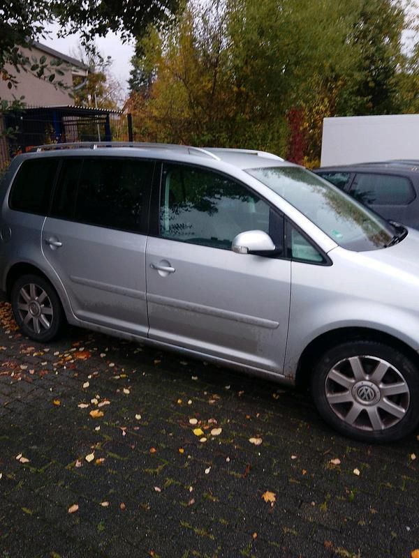 Silber Gebraucht 2004 VW Touran Van / Kleinbus | 450 € (Superpreis) - Bild 1/4