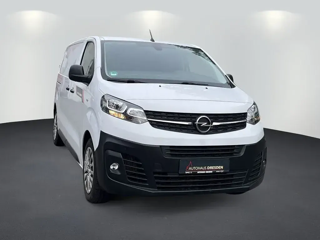 Gebraucht Opel Vivaro Edition 120 PS (88 kW) 2022 Kaolin weiss Van / Kleinbus