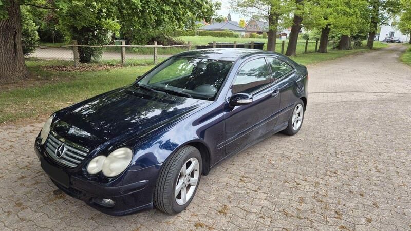 Blau Gebraucht 2005 Mercedes C180 Coupé | 1.000 € (Superpreis) - Bild 1/4
