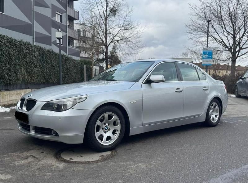 Gebraucht BMW 525 218 PS (160 kW) 2005 Silber Limousine